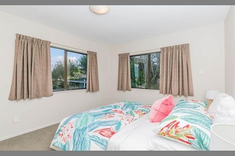 Photo of property in 3 Farr Road, West Harbour, Auckland, 0618