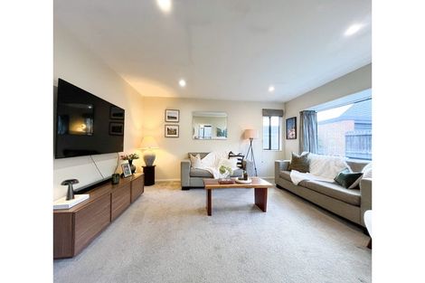 Photo of property in 3/118a Sawyers Arms Road, Northcote, Christchurch, 8052