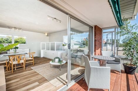 Photo of property in 3/134 Calliope Road, Stanley Point, Auckland, 0624