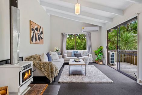 Photo of property in 2/19 Seaview Road, Glenfield, Auckland, 0629