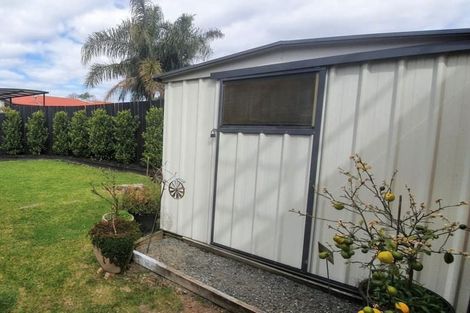 Photo of property in 6 Yeovil Road, Te Atatu Peninsula, Auckland, 0610