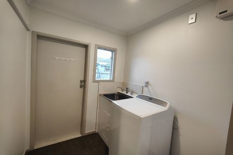 Photo of property in 27 Galsworthy Place, Bucklands Beach, Auckland, 2014