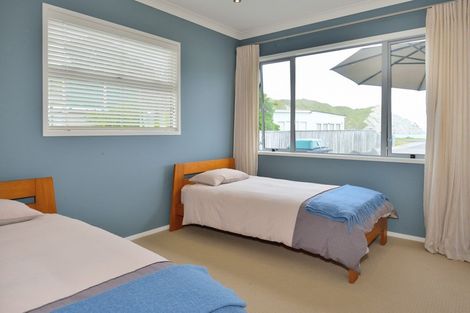 Photo of property in 215 Newcastle Street, Mahia, 4198