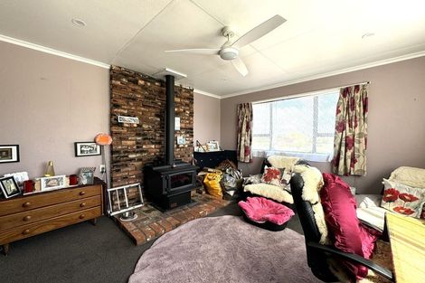 Photo of property in 17 Bridport Street, Kaitangata, 9210