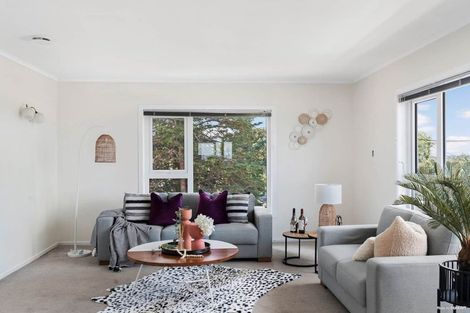 Photo of property in 23 Chivalry Road, Glenfield, Auckland, 0629