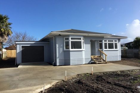 Photo of property in 18 Sandspit Road, Waiuku, 2123