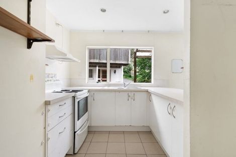 Photo of property in 16 Rotoiti Avenue, Pakuranga Heights, Auckland, 2010