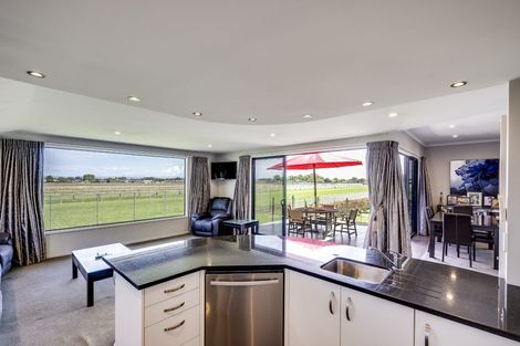 Photo of property in Cheltenham Court, 609 Market Street South, Hastings, 4122