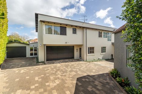 Photo of property in 1/2 Clifton Road, Hauraki, Auckland, 0622