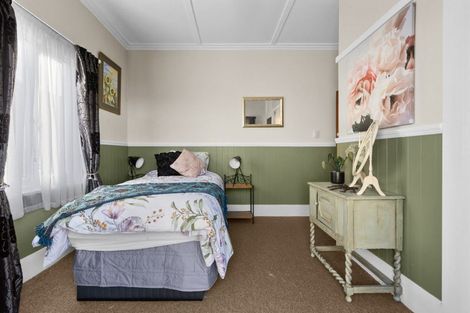 Photo of property in 12 Kinross White Street, Napier South, Napier, 4110