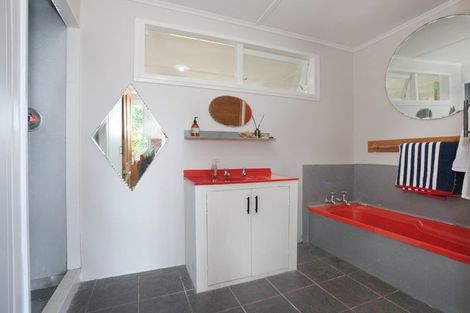 Photo of property in 15 Punga Street, Tangimoana, 4822