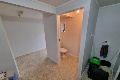 Photo of property in 1 Selwyn Crescent, Forrest Hill, Auckland, 0620