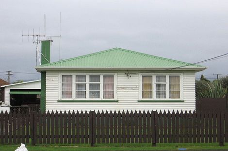 Photo of property in 11 Mckenzie Street, Levin, 5510