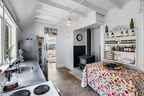 Photo of property in 8 Shadbolts Road, Pigeon Bay, Akaroa, 7583