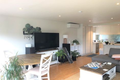 Photo of property in 1/42 Seacliffe Avenue, Belmont, Auckland, 0622