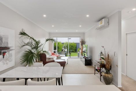 Photo of property in 26a Taikura Avenue, Red Beach, 0932