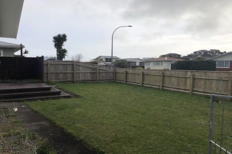 Photo of property in 12 Riversdale Drive, Merrilands, New Plymouth, 4312