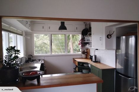 Photo of property in 16 Domain Crescent, Muriwai, Waimauku, 0881