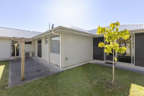 Photo of property in 17a Heta Road, Highlands Park, New Plymouth, 4312