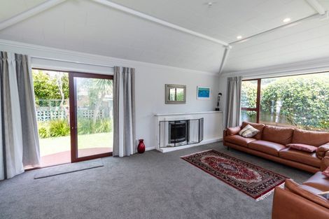 Photo of property in 23a Parkvale Road, Karori, Wellington, 6012