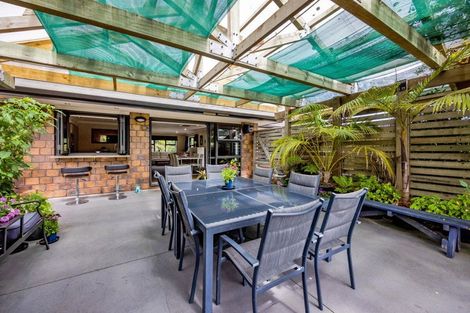 Photo of property in 271 Henwood Road, Paraite, New Plymouth, 4372