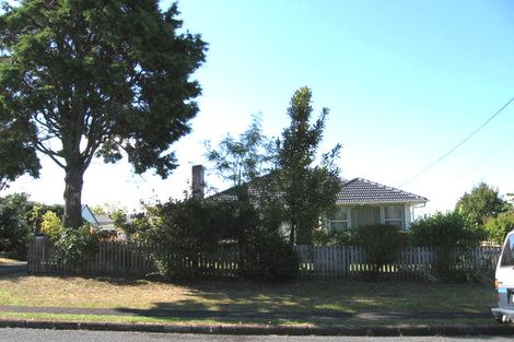 Photo of property in 2 Tane Street, New Lynn, Auckland, 0600