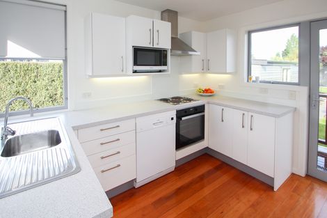 Photo of property in 13 Kenilworth Road, Oamaru North, Oamaru, 9400