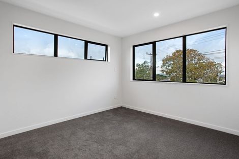 Photo of property in 11/196 Royal Road, Massey, Auckland, 0614
