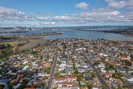 Photo of property in 3/5 Onepoto Road, Hauraki, Auckland, 0622