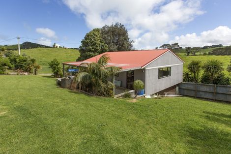 Photo of property in 476 Rehutai Road, Baylys Beach, Dargaville, 0377