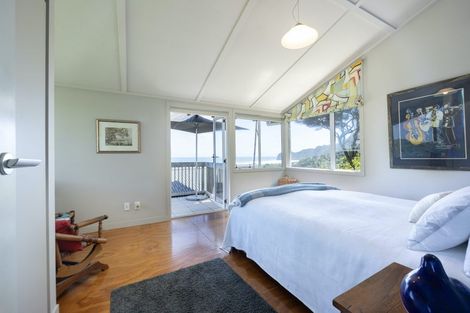 Photo of property in 61 Garden Road, Piha, 0772