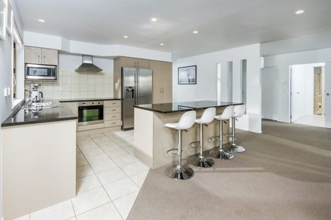 Photo of property in 5 Corricvale Way, Northcross, Auckland, 0632