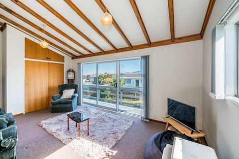 Photo of property in 4 Elder Grove, Paraparaumu, 5032