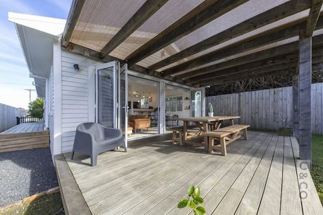Photo of property in 37 Kaipara Portage Road, Riverhead, 0820