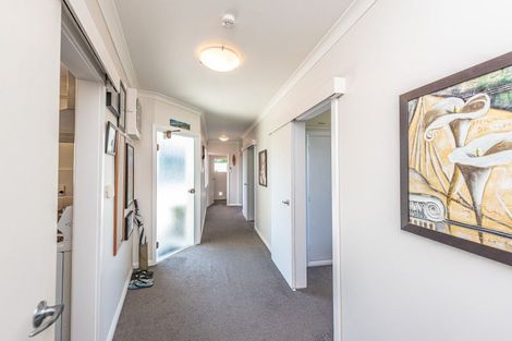 Photo of property in 4 Bristow Street, Saint Johns Hill, Whanganui, 4501