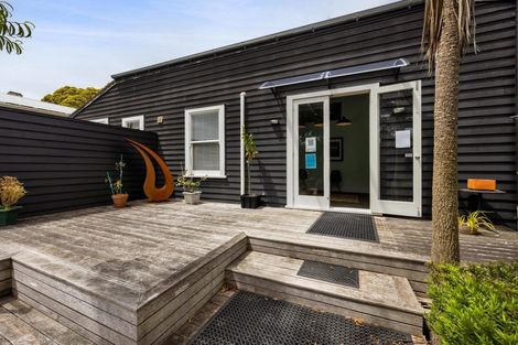 Photo of property in 77 Eliot Street, New Plymouth, 4310