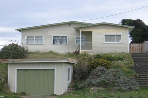 Photo of property in 16 Trafalgar Street, Foxton Beach, Foxton, 4815