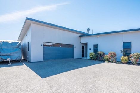 Photo of property in 10 Simpson Crescent, Raumati Beach, Paraparaumu, 5032
