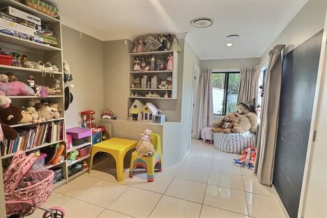 Photo of property in 9 Bassett Place, Taradale, Napier, 4112