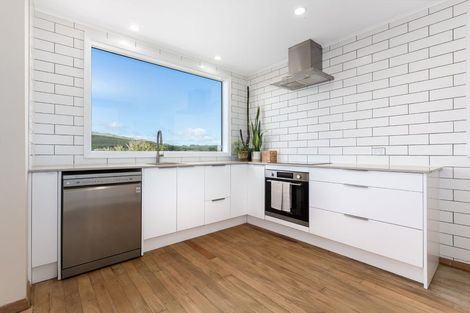 Photo of property in 2 Raroa Place, Pukerua Bay, 5026