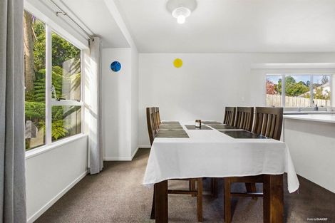 Photo of property in 2/39 Sungrove Rise, Sunnyvale, Auckland, 0612