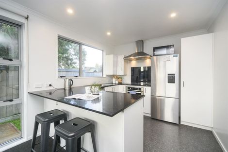 Photo of property in 56 Exeter Crescent, Takaro, Palmerston North, 4412