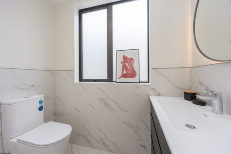 Photo of property in 9c Catalina Crescent, Forrest Hill, Auckland, 0620