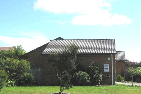 Photo of property in 15 Graven Court, Henderson, Auckland, 0612