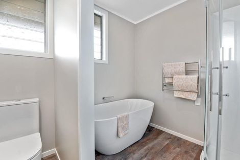 Photo of property in 422 Pukehangi Road, Pomare, Rotorua, 3015