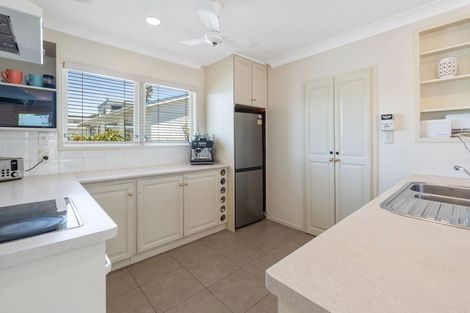 Photo of property in 1/99 Hebron Road, Waiake, Auckland, 0630