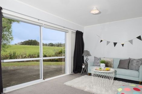 Photo of property in 59 Moontide Road, Kumeu, 0892