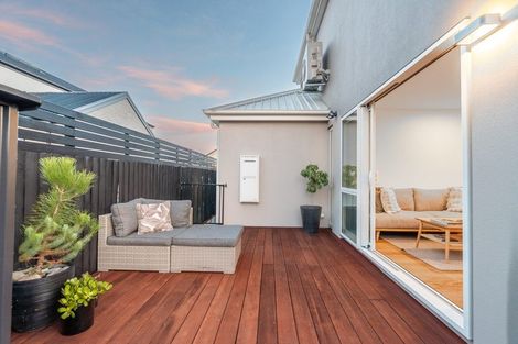 Photo of property in 2/179 Weston Road, St Albans, Christchurch, 8052