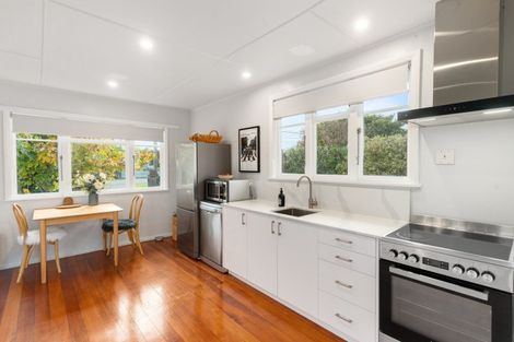 Photo of property in 77 Kent Street, Carterton, 5713