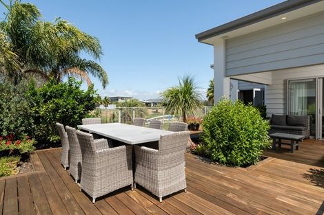 Photo of property in 42 Cassinia Close, Papamoa Beach, Papamoa, 3118